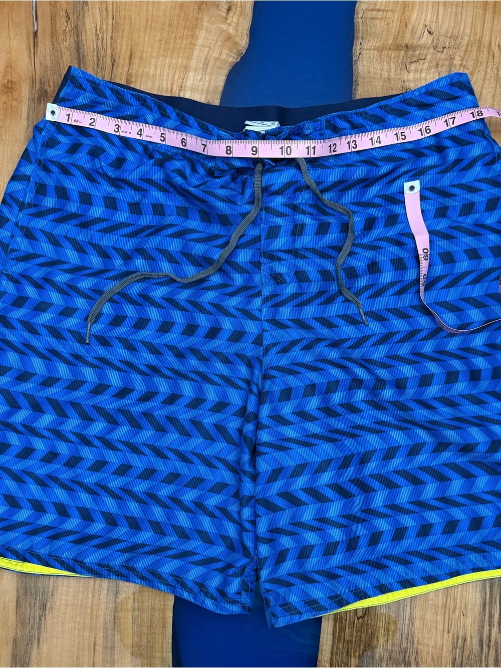 Nike Men’s XL Swim Trunks Blue Geometric Print Drawstring Built-In Support Liner - Picture 2 of 13